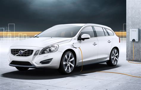 Volvo-V60-Plug-in-Hybrid-1 - AutoGuide.com News