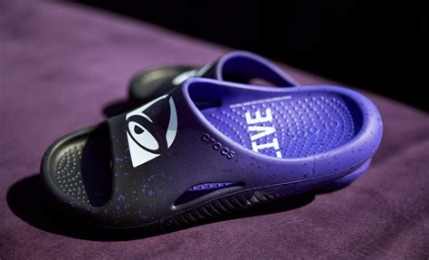 Crocs and Taco Bell Release ‘Live Más’ Slides for Summer 2023 ...