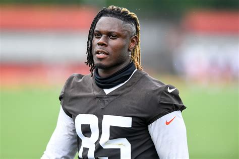 Cleveland Browns' David Njoku Shares First Pictures of Facial Burns