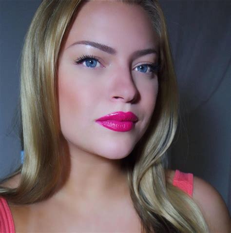 Hot Pink Lips Makeup Look - Mugeek Vidalondon