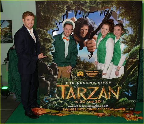 Kellan Lutz Poses With Cute Fan at 'Tarzan' Dublin Premiere | Photo ...