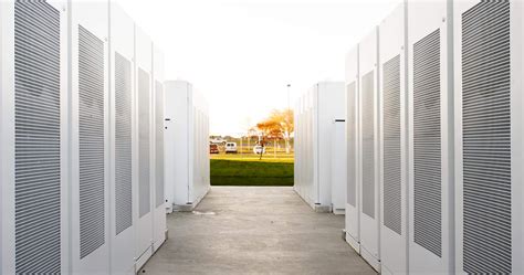 Tesla Wins Contract For Largest Lithium-Ion Battery Storage ...