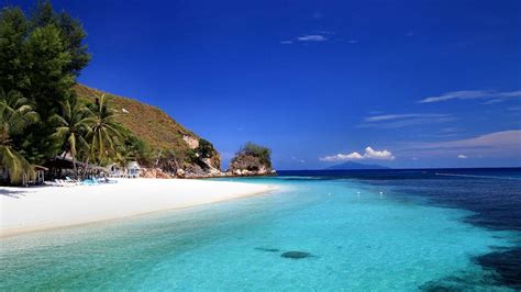 At The Sea: Discover The Best Beaches and Island in Malaysia