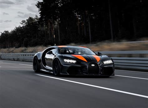 2021 Bugatti Chiron Super Sport 300+ Front Three-Quarter Wallpapers (1 ...