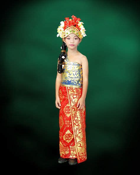 Panoramio - Photo of Indonesian traditional clothes 8 | Indonesian ...