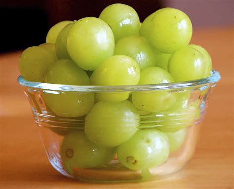 8 beneficios de las uvas verdes y porque debes comerlas todas las ...