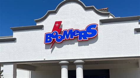 Boomers Arcade Tour (Boca Raton, Florida) - YouTube