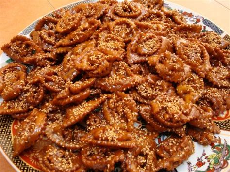 Chebakia Recipe - Moroccan Sesame and Honey Cookies - Taste of Maroc