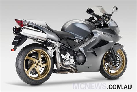 Honda VFR800 Review | MCNews.com.au