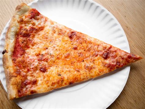 A Slice of New York Pizza History | New york pizza, New york food ...