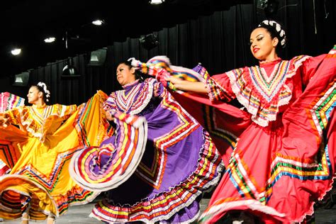 Surprise Mexican Folk Dance Performance – Westwood Horizon