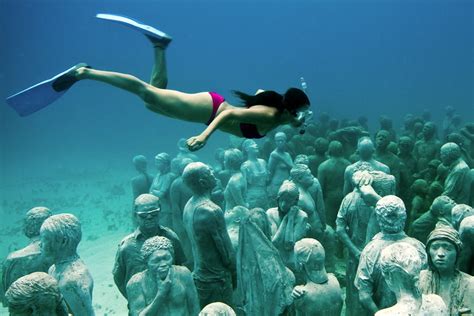 Underwater Statues