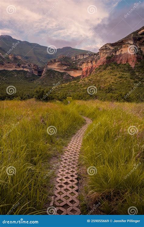 The Start of the Mushroom Rock Hiking Trail, in the Golden Gate ...