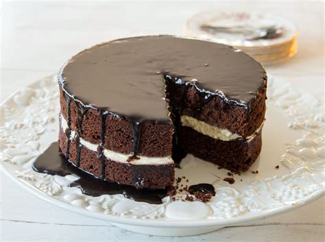 Learn How to Bake a Cake in 10 Steps