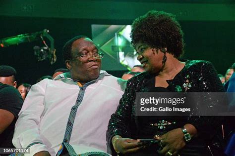 Thuso Motaung and Wife during the DStv Mzansi Viewer's Choice Awards ...