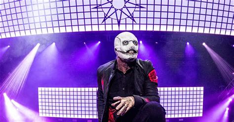 Watch: Corey Taylor Unveils New Mask As SLIPKNOT Plays First Show In ...