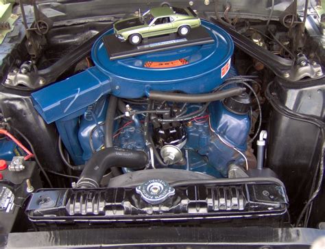 File:1969 Ford Mustang Mach 1 351 Windsor engine.JPG - Wikimedia Commons