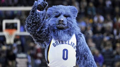 Grizzlies mascot dances to ‘Pony’