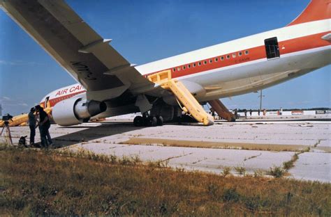 In 1983, two pilots miraculously landed a jumbo jet with no fuel from ...