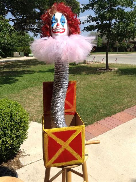 surprise-box-clown-halloween-ideas | HomeMydesign