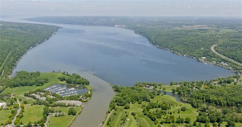 Health department cautions Cayuga Lake visitors of algae