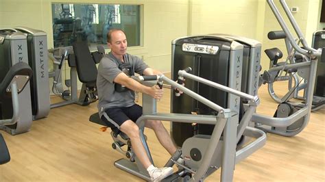 How to Use the Seated Row Machine at the Belhaven University Fitness ...