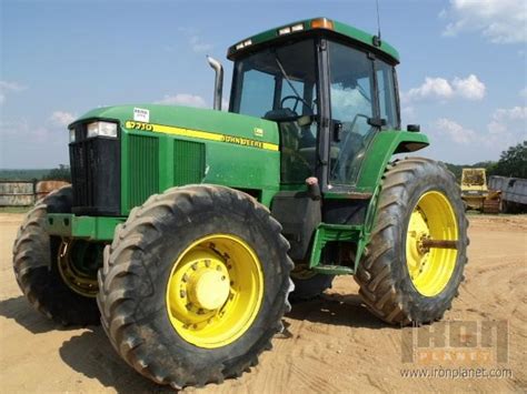 John Deere 7710 Farm Tractor Specs and Dimensions - VeriTread