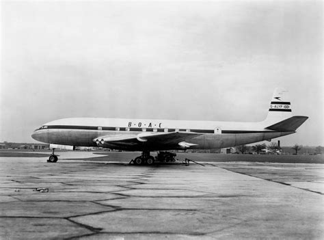 Why A De Havilland Comet Was Repeatedly Submerged In Water