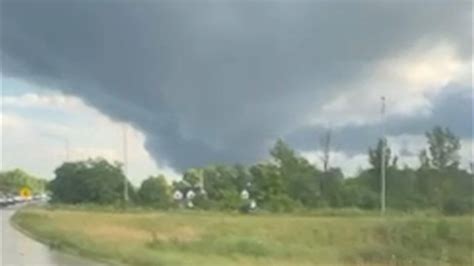 Plusieurs tornades se sont abattues sur la région de Chicago – NBC ...