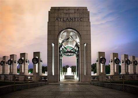 World War II Memorial in Washington D.C. (Travel & Photo Guide)