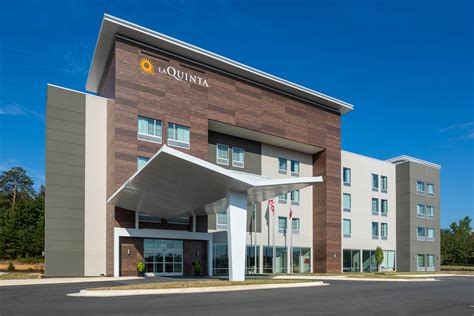 La Quinta Inn & Suites by Wyndham Greensboro Arpt High Point ...