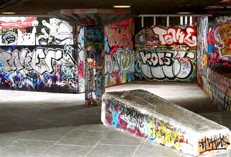 southbank skatepark London Street Skater, Skatepark Design, Urban ...