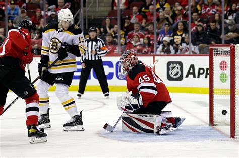 Devils' three-game winning streak ends with loss to Bruins