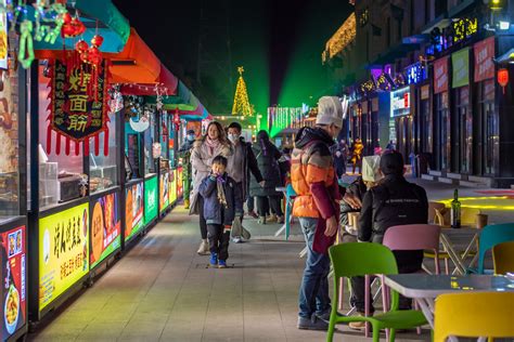 The Qibao Night Market, Or How Not to Build a Night Market | SmartShanghai