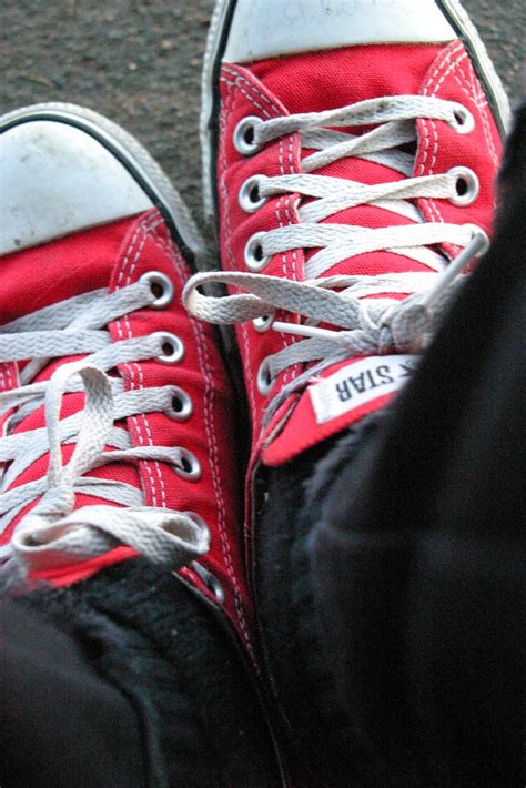 Red Converse | Cool shoes | Johnathan Lobel | Flickr