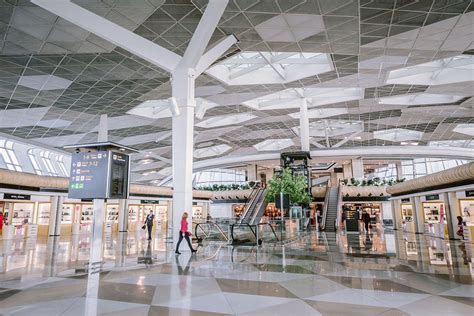 Passenger traffic of Heydar Aliyev Int'l Airport exceeds half a million ...