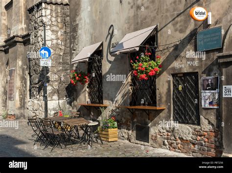 Street restaurant in Kazimierz, Krakow, Poland Stock Photo - Alamy