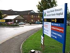 BBC NEWS | UK | Wales | Hospital car parking fine warning