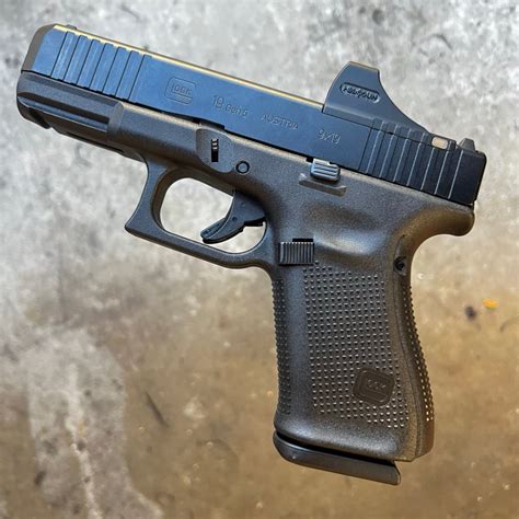 GLOCK 19 gen 5 MOS with HOLOSUN SCS Green | Boresight Solutions