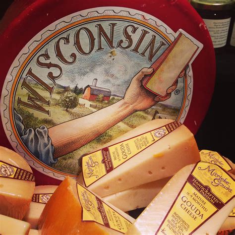 Wisconsin Macaroni and Cheese {Wisconsin Cheese Originals Festival} • a ...