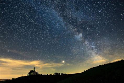 Best images from this year's Perseid meteor shower - ABC News