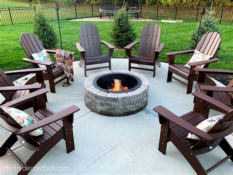 Craftsman Style Backyard Patio Summer Tour | Thrifty Decor Chick ...