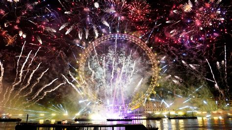 London's New Year fireworks display includes tribute to the Queen and ...