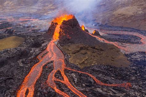 Photos: Up Close With Iceland’s Fagradalsfjall Volcano - The Atlantic