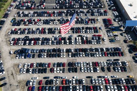 CarMax Sees Sales Declines Ease as It Works to Lower Prices - WSJ