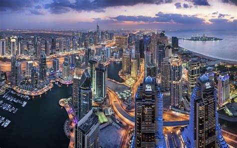 Nightlife in Dubai: Best Bars, Clubs, & More