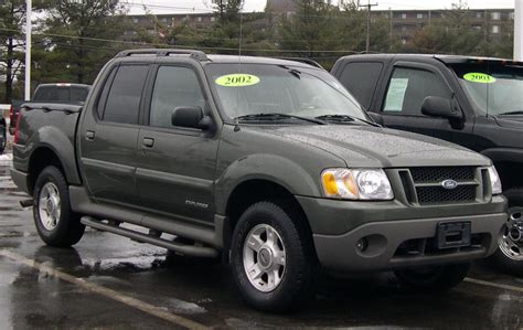 File:2002 Ford Explorer Sport Trac.jpg - Wikipedia