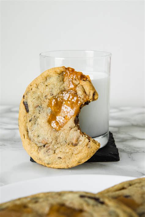 The Golden Cookie - aka The BEST Caramel Chocolate Chip Cookies! - The ...