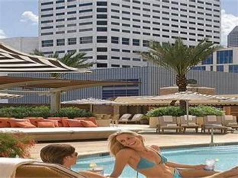 Four Seasons Hotel Houston in Houston (TX) - Room Deals, Photos & Reviews