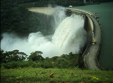 Dams along the Mahaweli – Extraordinary pages of an ordinary life